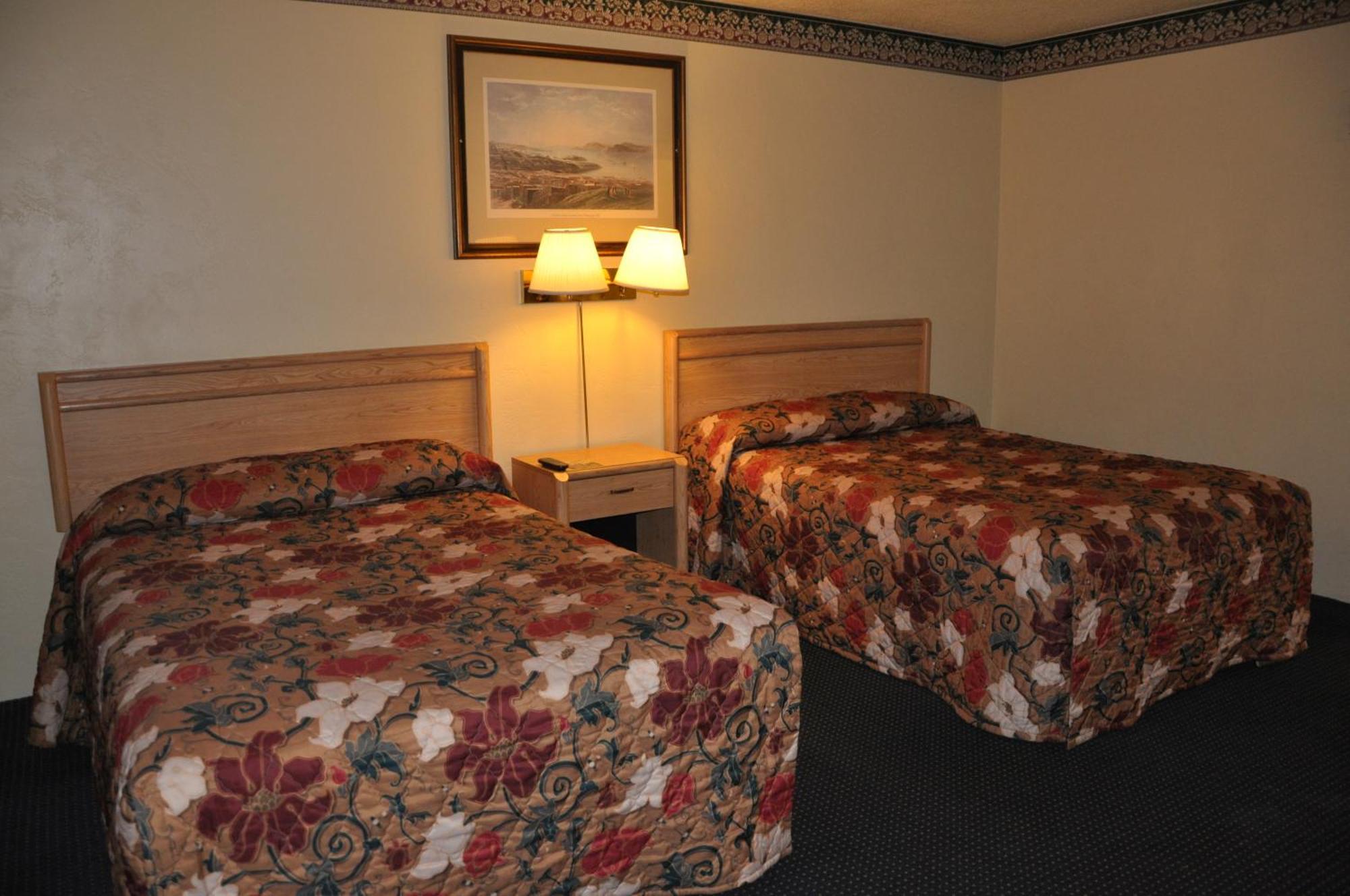 Travelers Inn Manteca Room photo